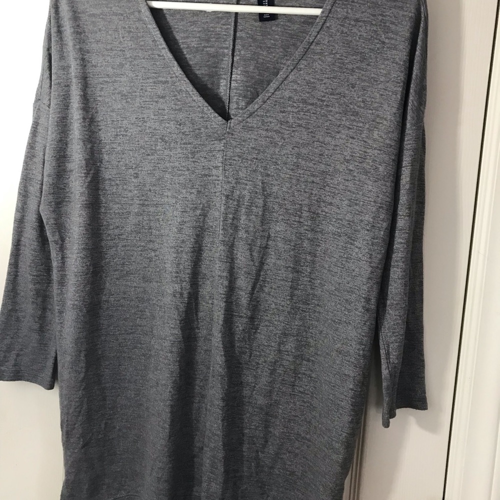 GAP Medium V-neck 3/4 sleeve top